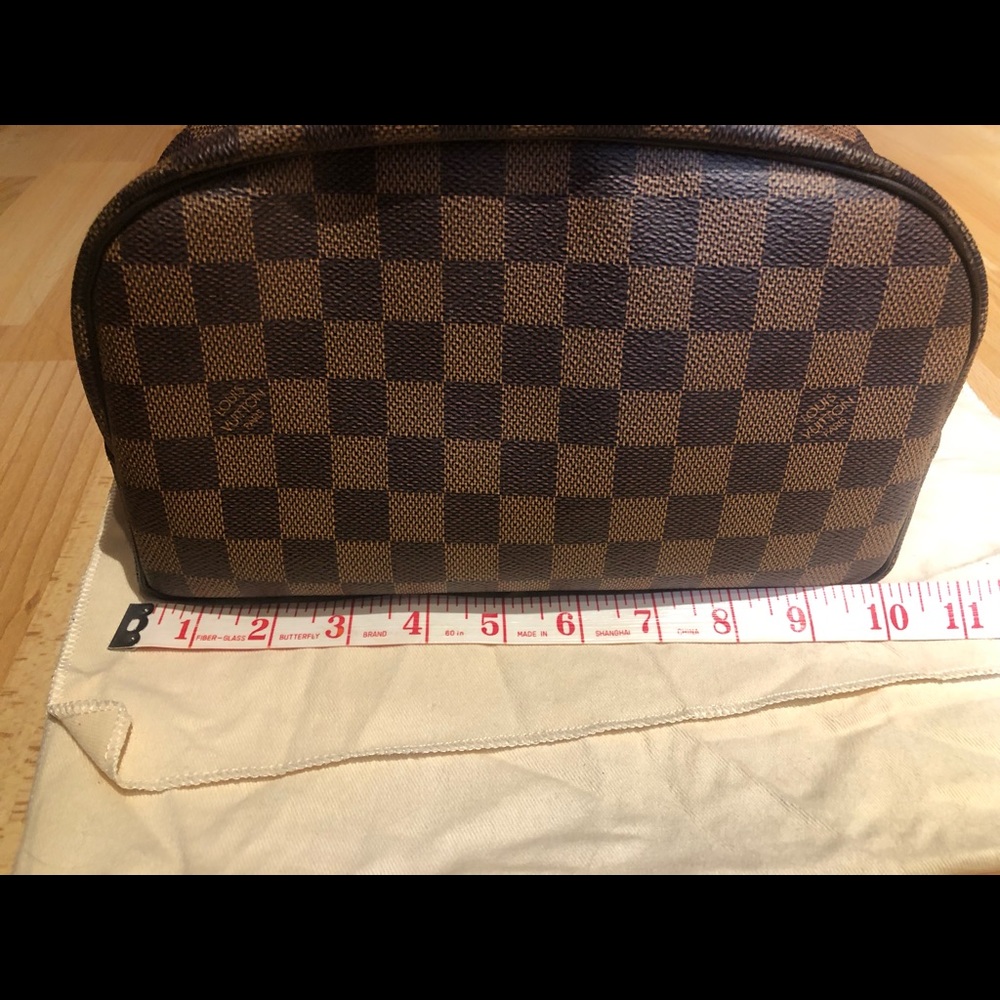 SOLD!!! Louis Vuitton toiletry Damier Ebene bag - Picture 10 of 16